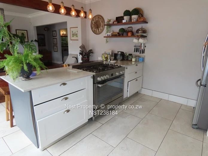 Top drawer location – 4 Bedroom Family Home in Highlands!