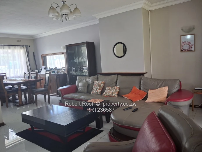 Neat 3 Bed Flat To Rent In Avondale