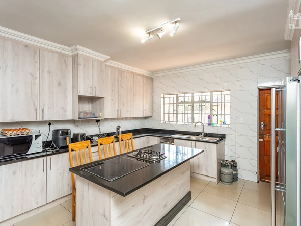 5 Bedroom House