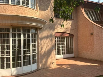 3 Bedroom Flat & Apartment