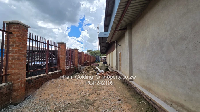 Workshop for sale in Turf Mhondoro Ngezi near Zimplats