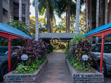 3 Bedroom Flat & Apartment