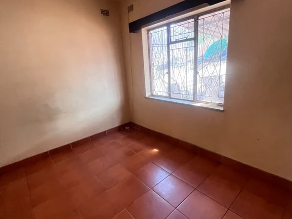 3 Bedroom Flat & Apartment