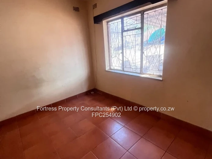 3-Bedroom Flat – Mabelreign, Harare