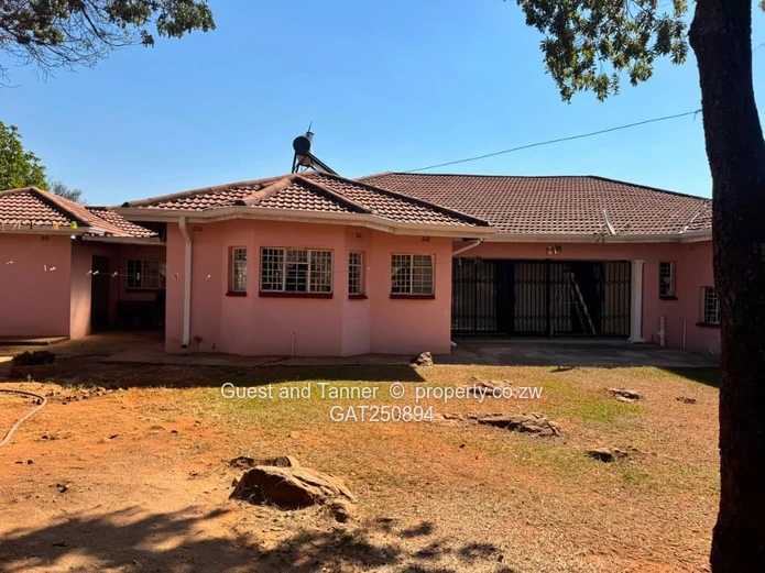 Executive Family Home with Cottage – Quinnington