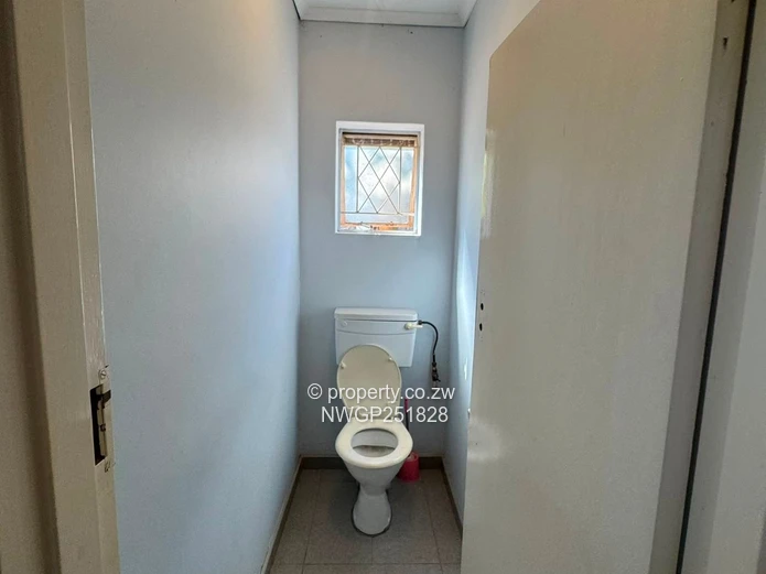 PRIME INDUSTRIAL PROPERTY FOR SALE – PLUMTREE ROAD, BULAWAYO Asking Price: USD $600,000