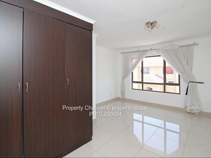 Spacious 2-Bed Apartment with Pool & Gardens in Midrand, Johannesburg, South Africa