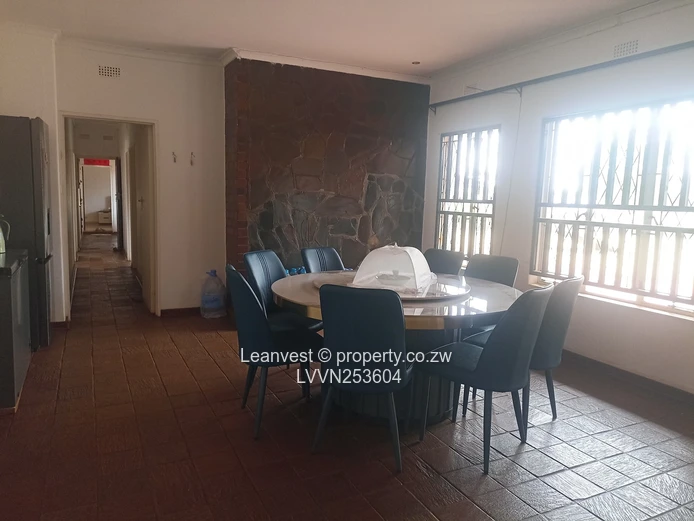 Vainona: 3-Bed Home on 4000m² with Pool & Borehole