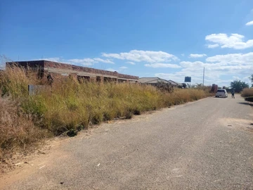  Incomplete 4-Bedroom Home on 1000sqm Stand