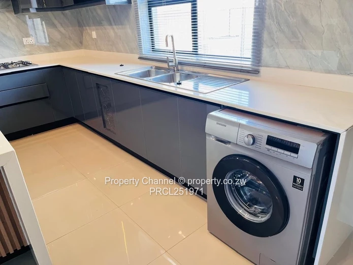 Madokero 2-Bed Flat - Pool, Borehole & Balcony