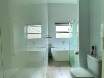 4 Bedroom Garden Flat