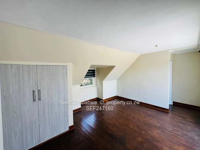 Modern 4-Bed Home in Knowe on 2305m² with Borehole
