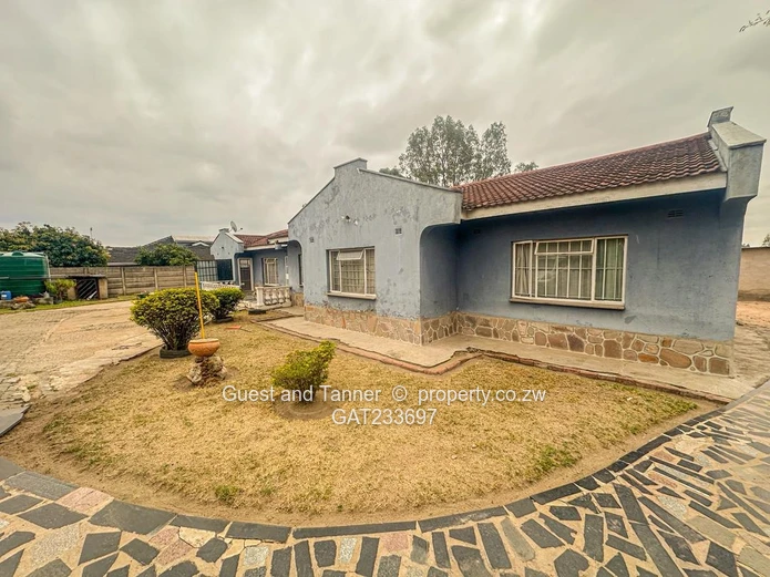  4 Bedroomed house in Chadcombe For Sale 