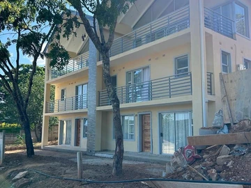 3 Bedroom Flat & Apartment