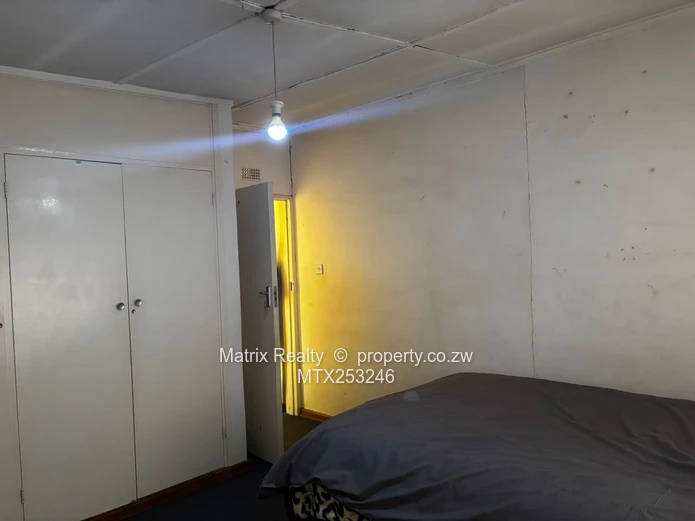 3 Bedroom Home with 2 Cottages for Sale in Bluffhill