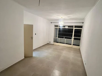 2 Bedroom Flat & Apartment