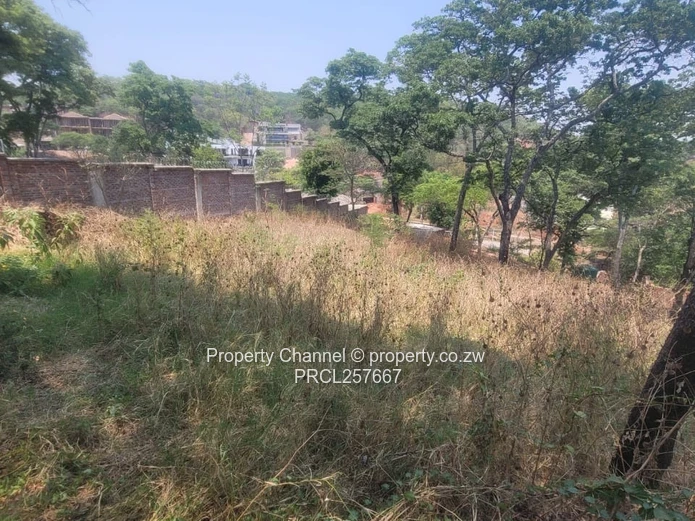 Available is a 2500m² Glen Lorne Stand