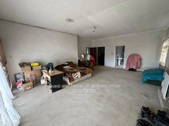  6-Bedroom House For Sale In Borrowdale West