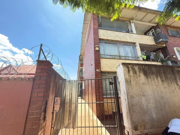 Flat & Apartment