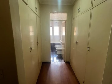 3 Bedroom Flat & Apartment