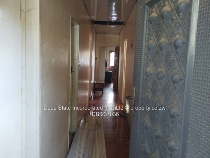 Mufakose house for sale 