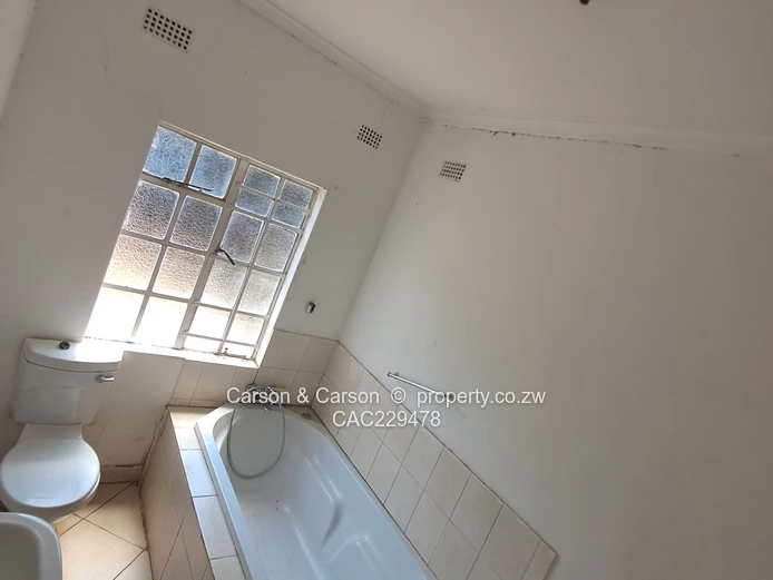 Exclusive Double-Storey Residence on One Acre – Greendale North