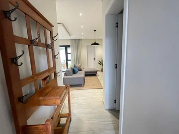 3 Bedroom Flat & Apartment