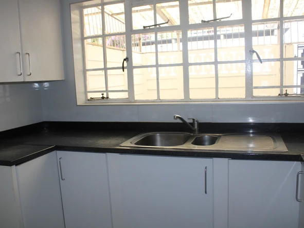 2 Bedroom Flat & Apartment