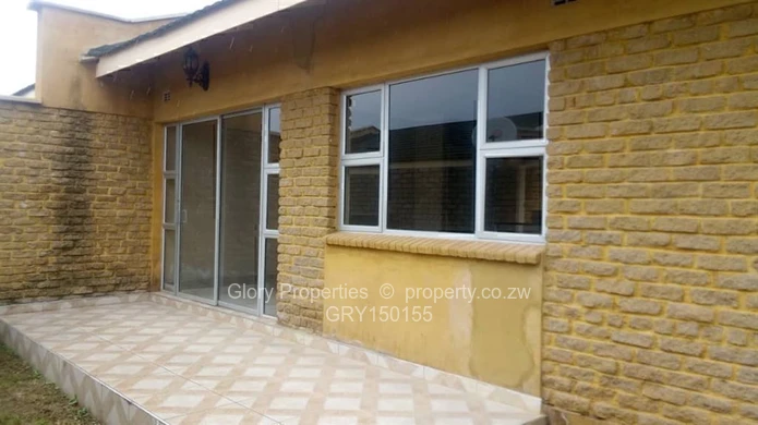 Upmarket 2 bed flat in Madokero