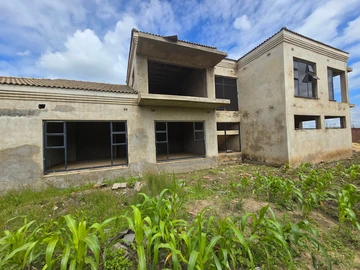 5 Bedroom House
