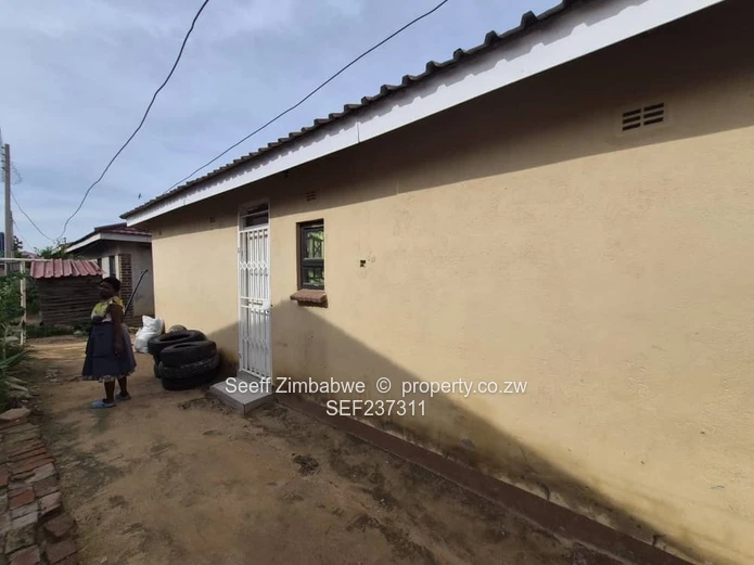 Spacious Four-Bedroom Family Home in Sought-After Southview Park