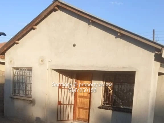 Chitungwiza Unit L Extension 4 Bedroomed House For Sale