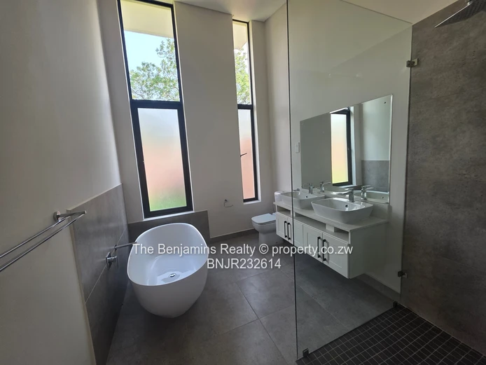 Fabulous Townhouse In Newlands