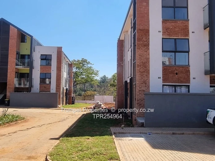 Stylish 2-Bed Glen Lorne Apt - Parquet, Brick Facade & Borehole