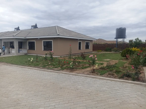 3 Bedroom Flat & Apartment