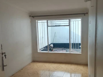 3 Bedroom Flat & Apartment