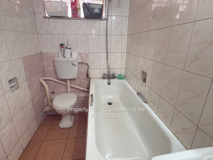Avenues 2-Bedroom Flat for Rent – Secure & Central Location”