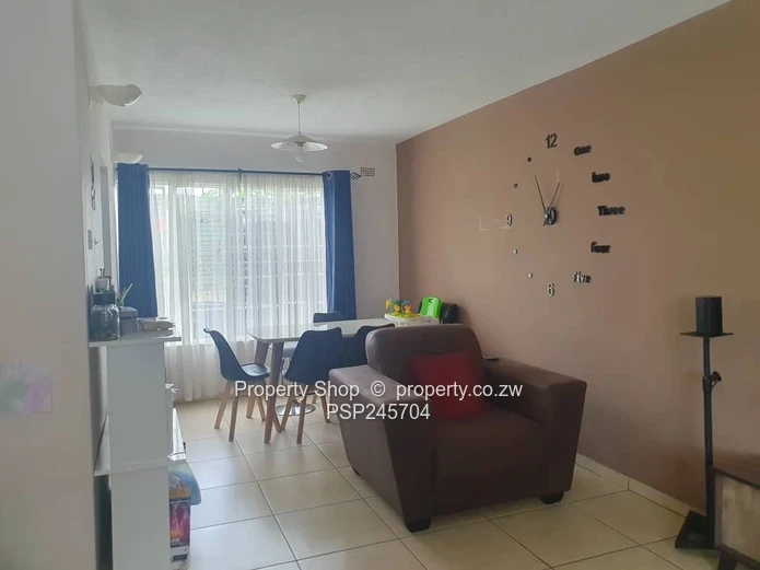 Duplex Flat in Northern Suburb   (Sole Mandate)