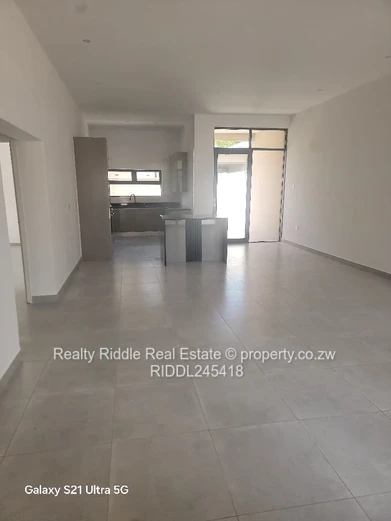 Modern 3 Bed, 2 Bath Flat in Borrowdale with Borehole