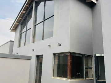 3 Bedroom Garden Flat