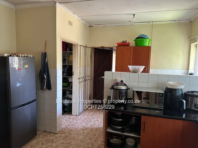 Mandara: 3-Bed Home on 4000m² with Pool & Borehole (Sole Mandate)