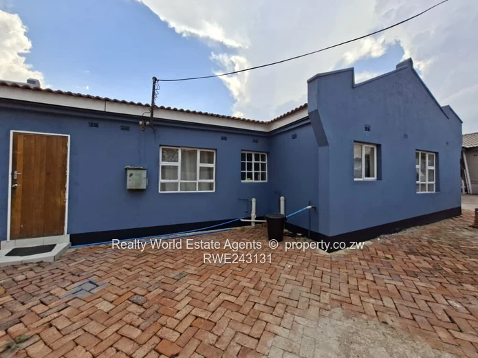 Bluff Hill Pamvura Sunset Mews-Townhouse for Sale (Sole Mandate)
