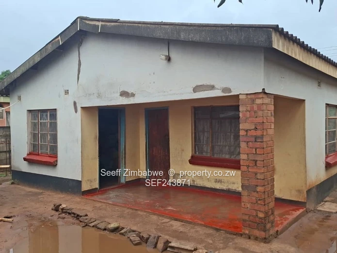 Single-Storey 5-Bed Home with Veranda in Chiredzi (Sole Mandate)