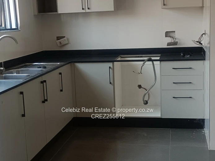 Old Marlborough duplex flat to let 