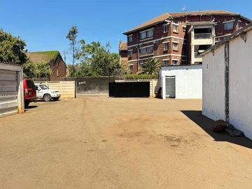 3 Bedroom Flat & Apartment