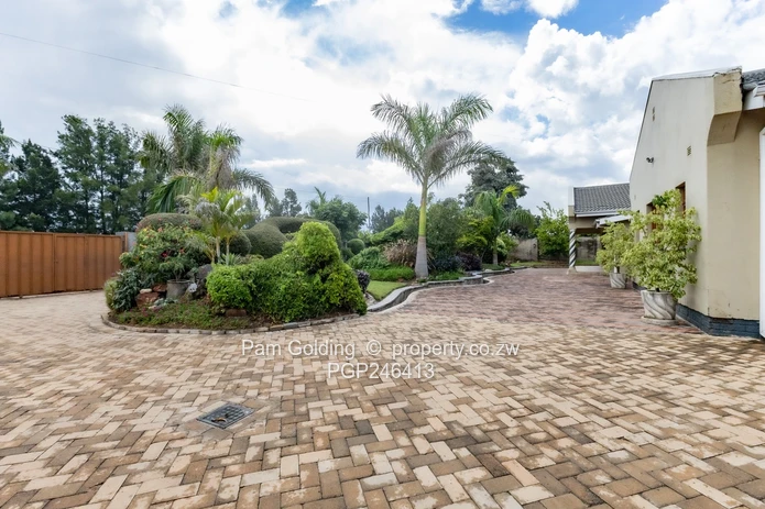 4 Bedroom House for Sale in Waterfalls (Sole Mandate)