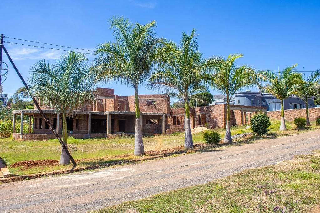 6 Bed Houses for Sale in Brookview RWS187473