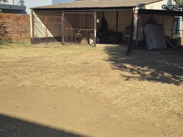 2 Bedroom Flat & Apartment