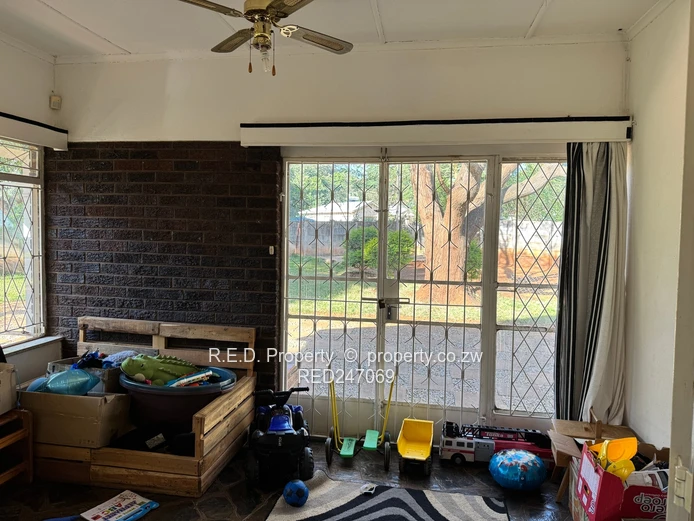 Neat Family Home In Ilanda!