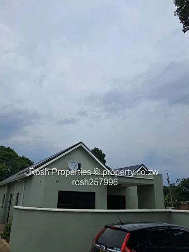 Modern 3-Bed Garden Flat with Borehole -Borrowdale West
